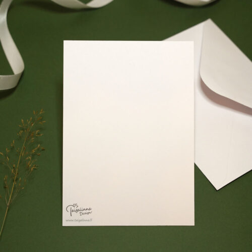 Postikortin tyhjä taustapuoli sekä kirjekuori.